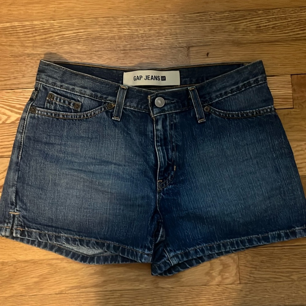 GAP women’s shorts